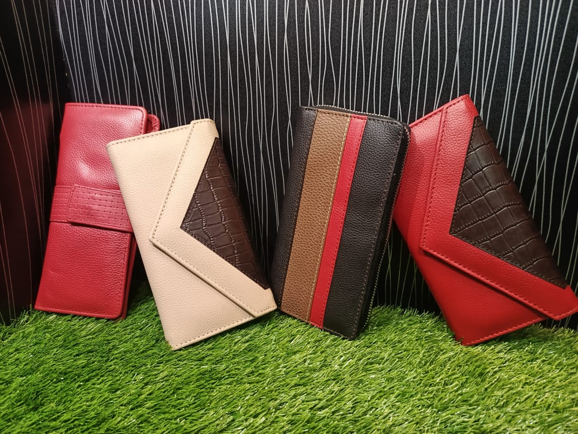 LADIES WALLETS
