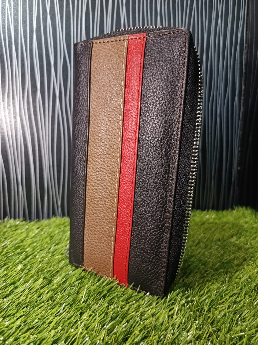 ZIPPED CLUTCH FOR WOMEN