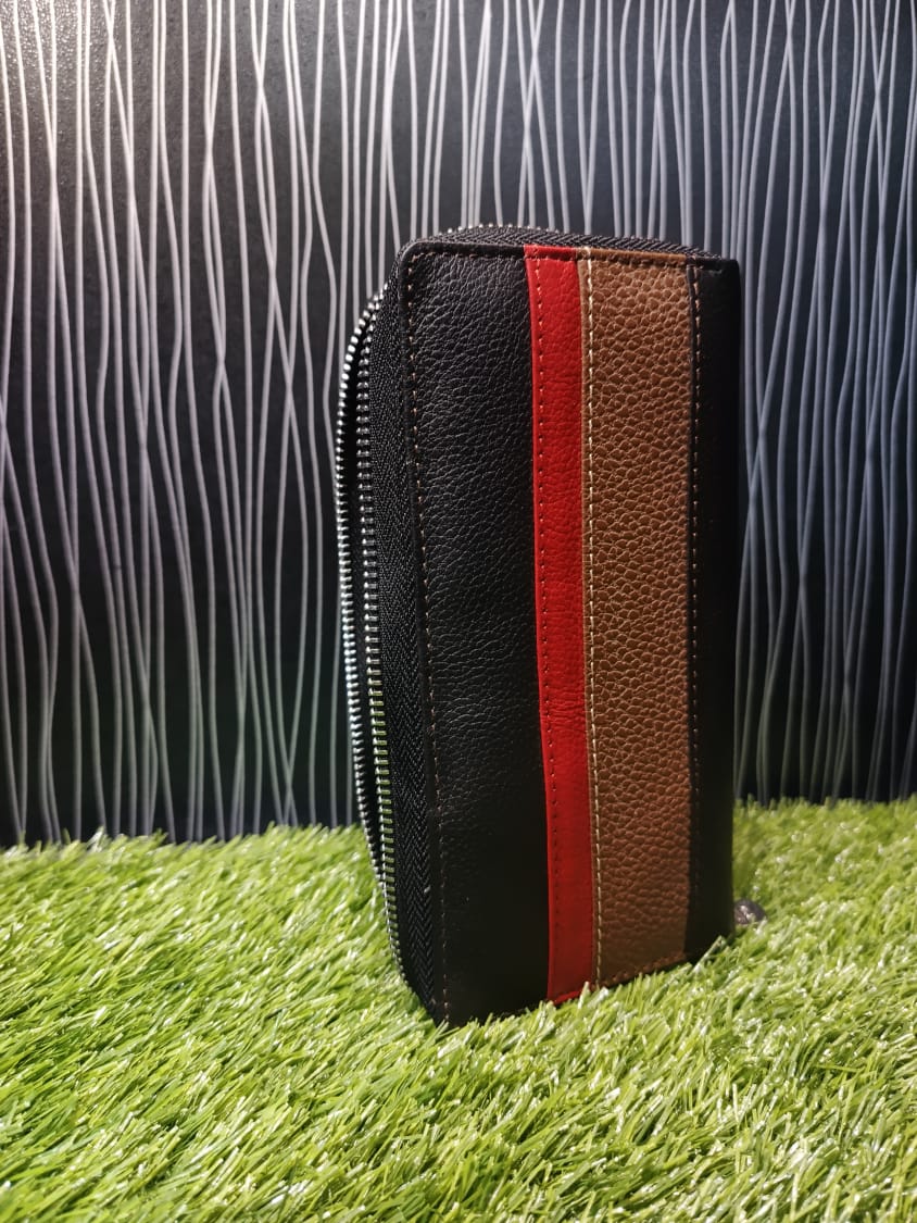 ZIPPED CLUTCH FOR WOMEN