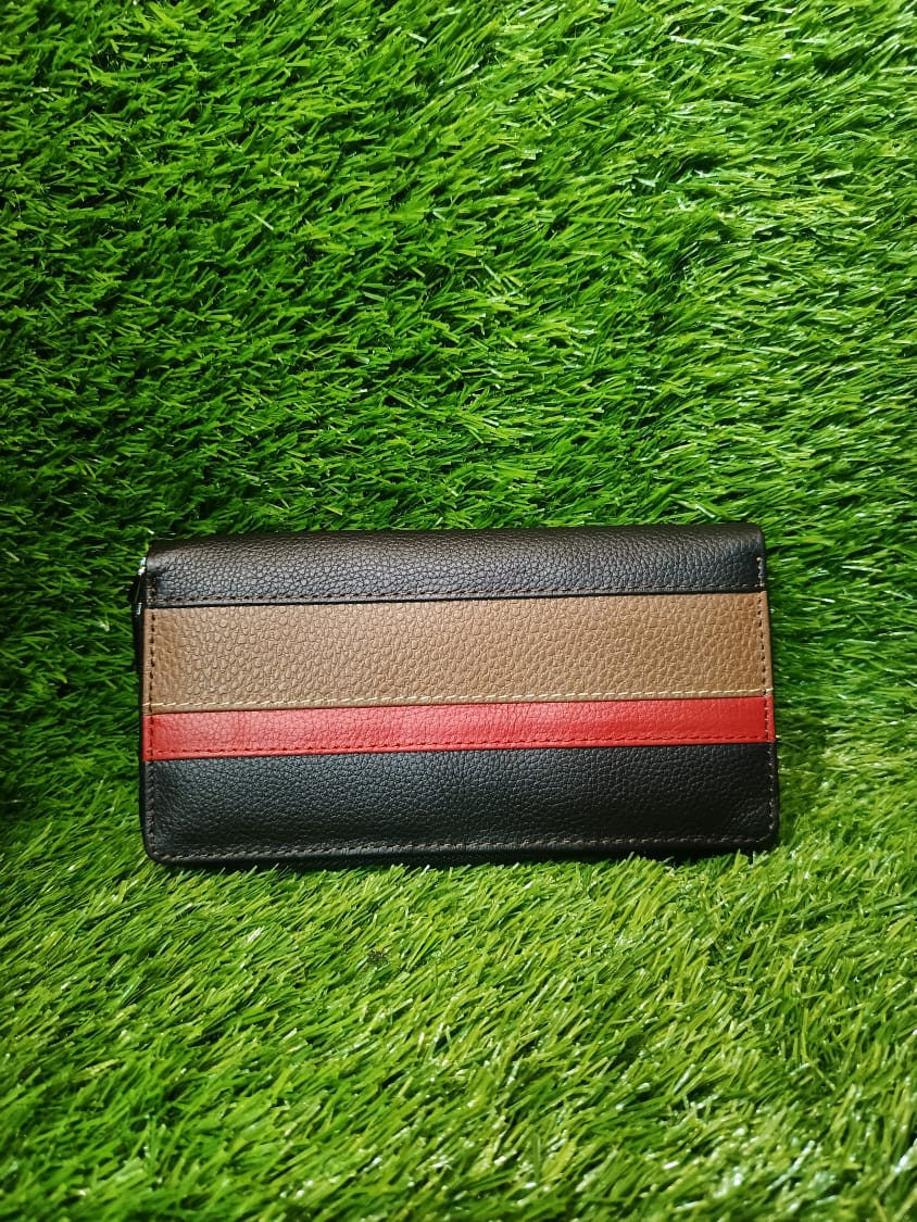 ZIPPED CLUTCH FOR WOMEN