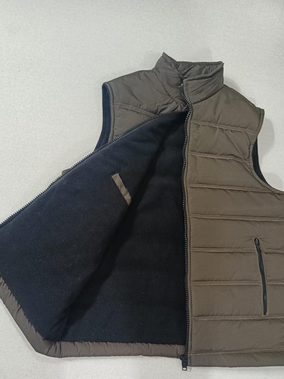 SLEEVE LESS PUFFER JACKET FOR MEN